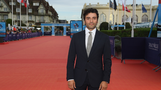 Oscar Isaac Will Play a Superhero Mayor in <i>The Great Machine</i>